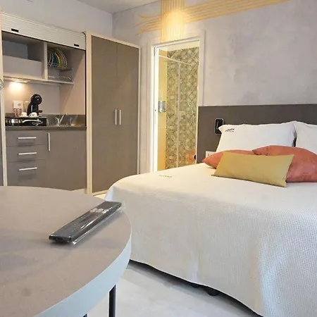 B&B Modern House 4*